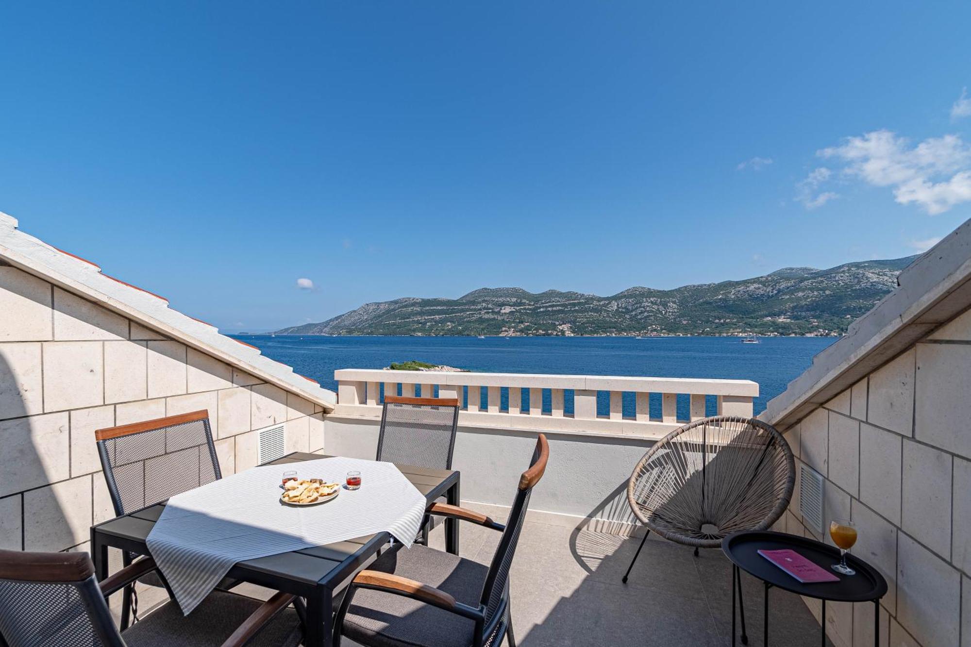 Apartments By The Sea Tri Zala, Korcula - 9237 Zrnovo Exterior photo